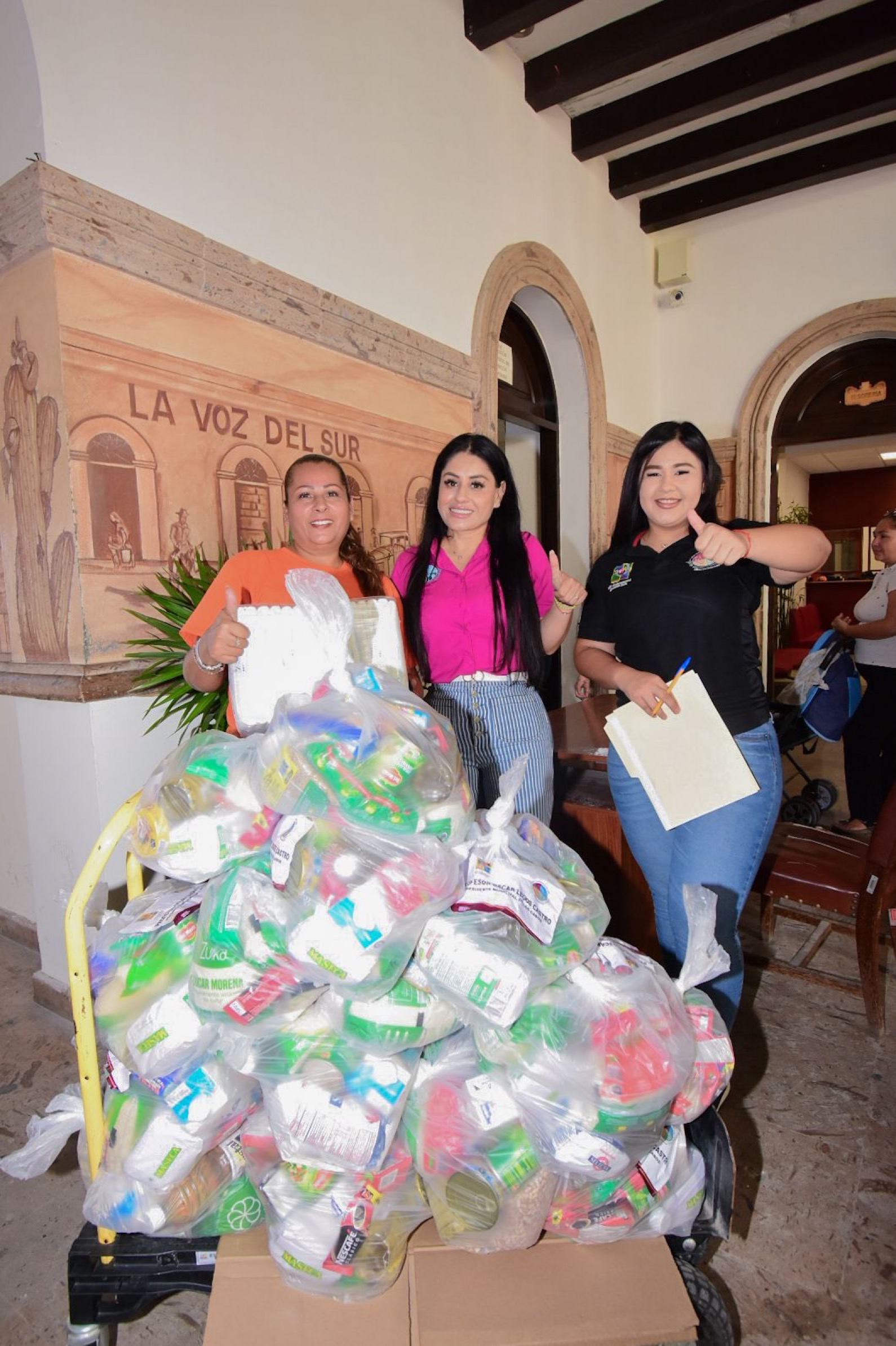 Continúa Gobierno de Los Cabos con la entrega de apoyos alimentarios a familias afectadas ante el paso de “Norma”