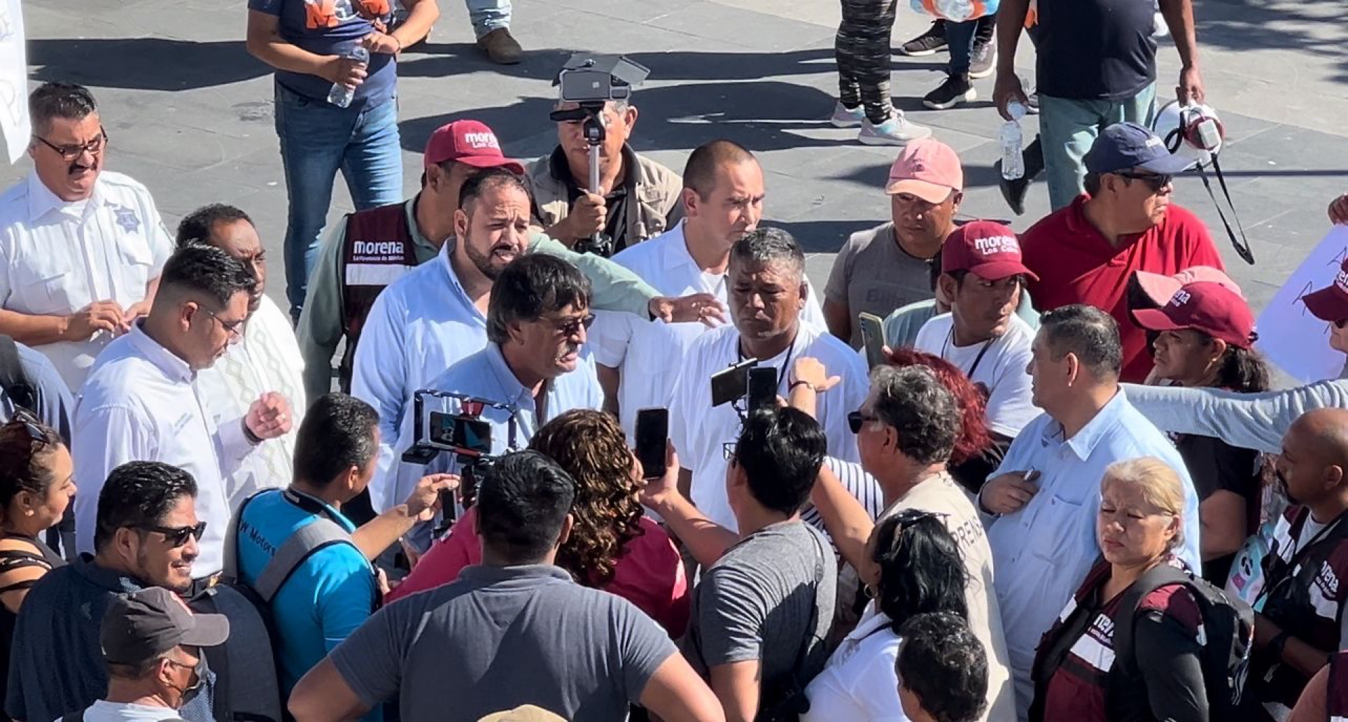 No habrá tolerancia en abusos de poder de servidores públicos, advierte Oscar Leggs Castro ante vecinos del Vado Santa Rosa