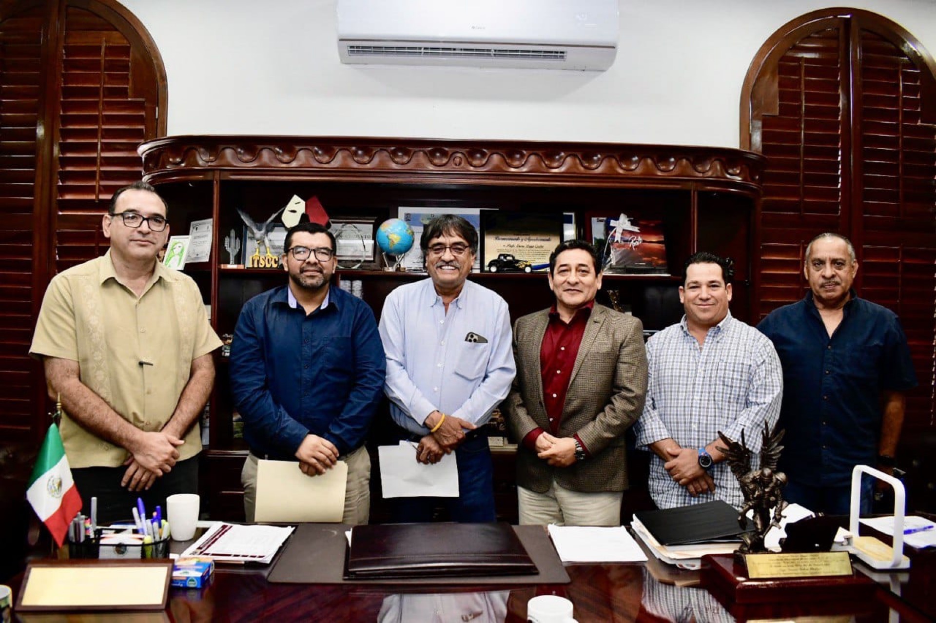 Recibe Oscar Leggs Castro a consejeros del IEE; en relación a consulta ciudadana para elegir a delegados municipales 2021-2024