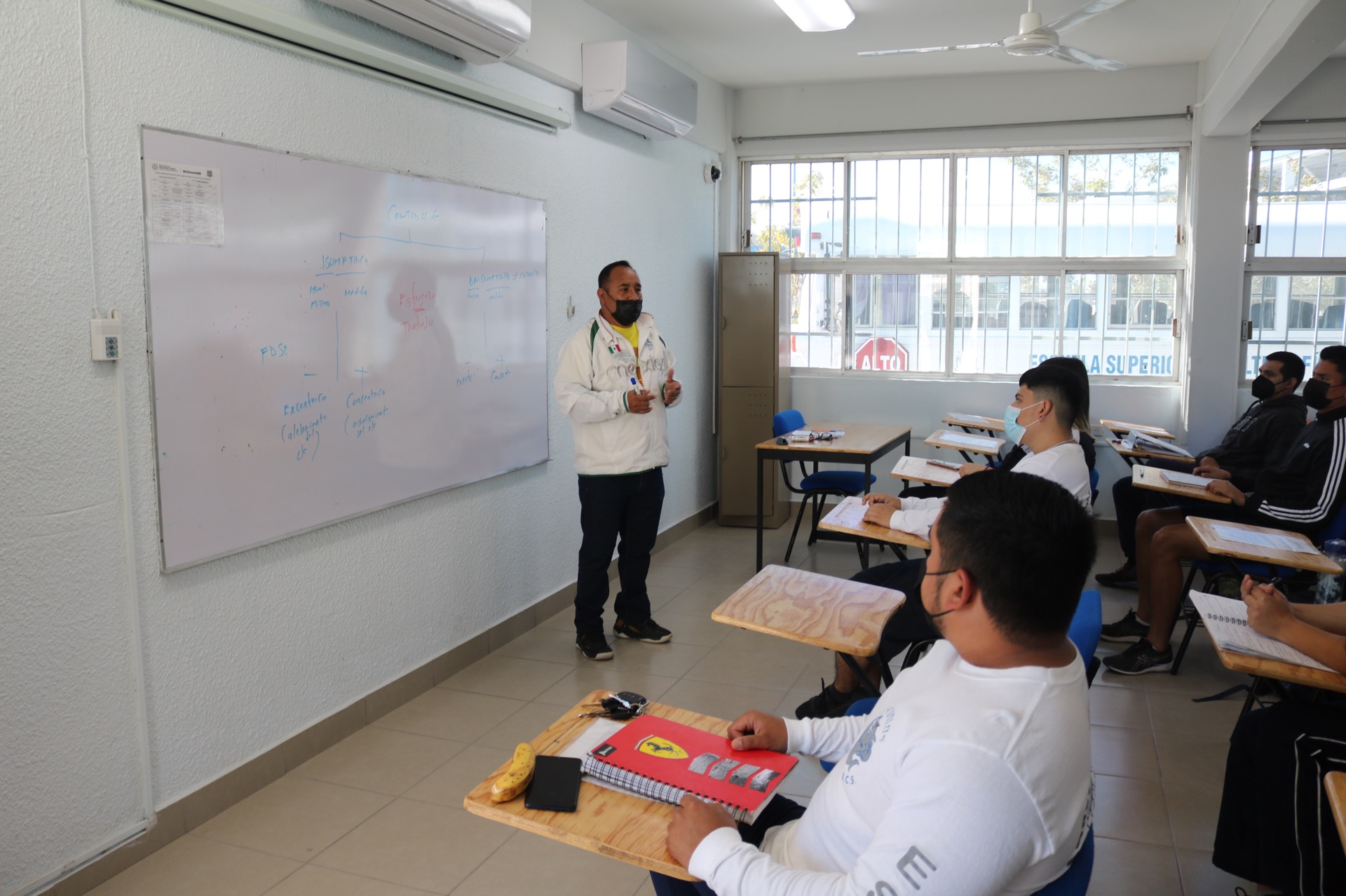 Preparan a estudiantes normalistas sobre la Nueva Escuela Mexicana