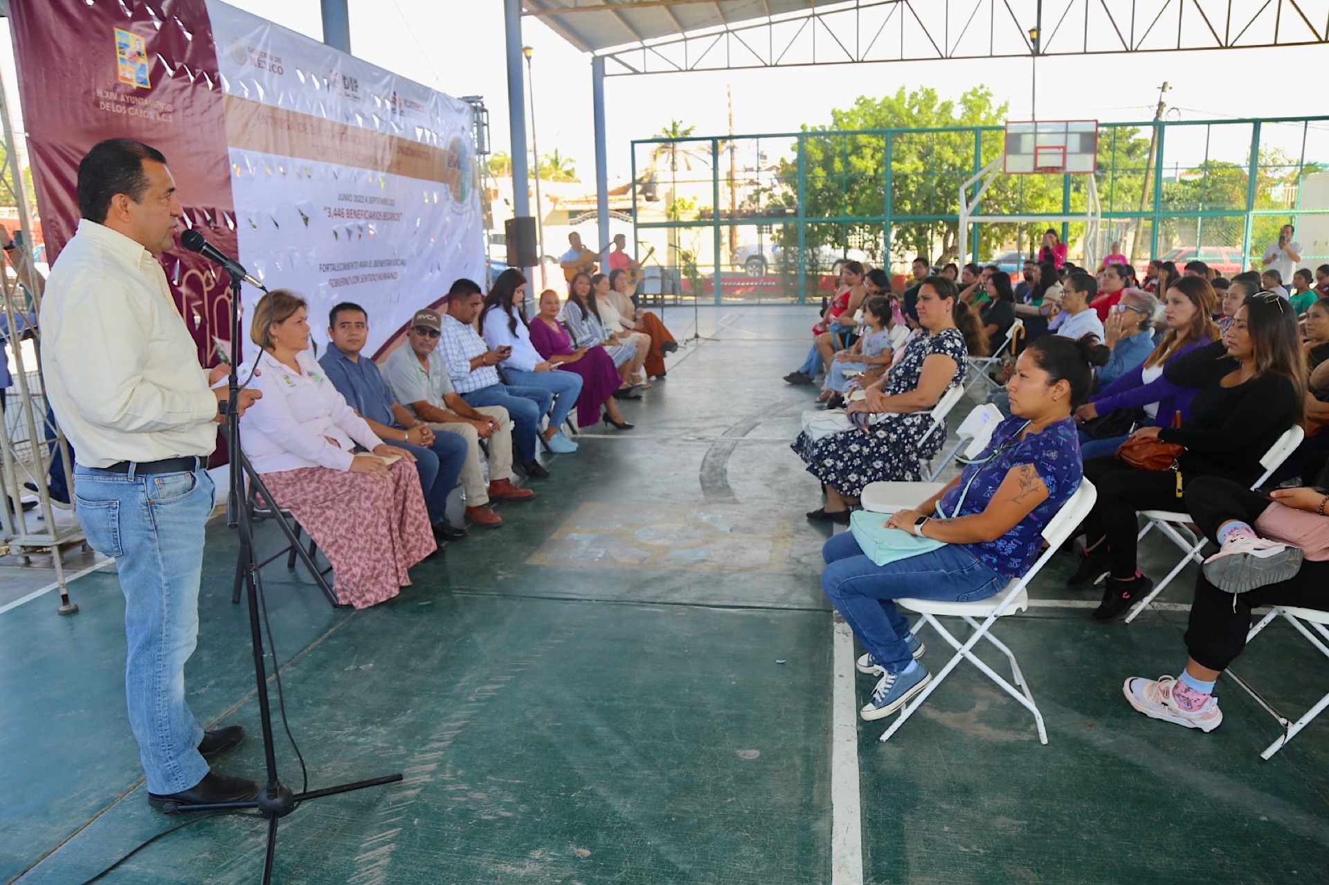 Entregan constancias a beneficiarios de cursos y talleres de los Centros de Desarrollo Comunitario de SJC