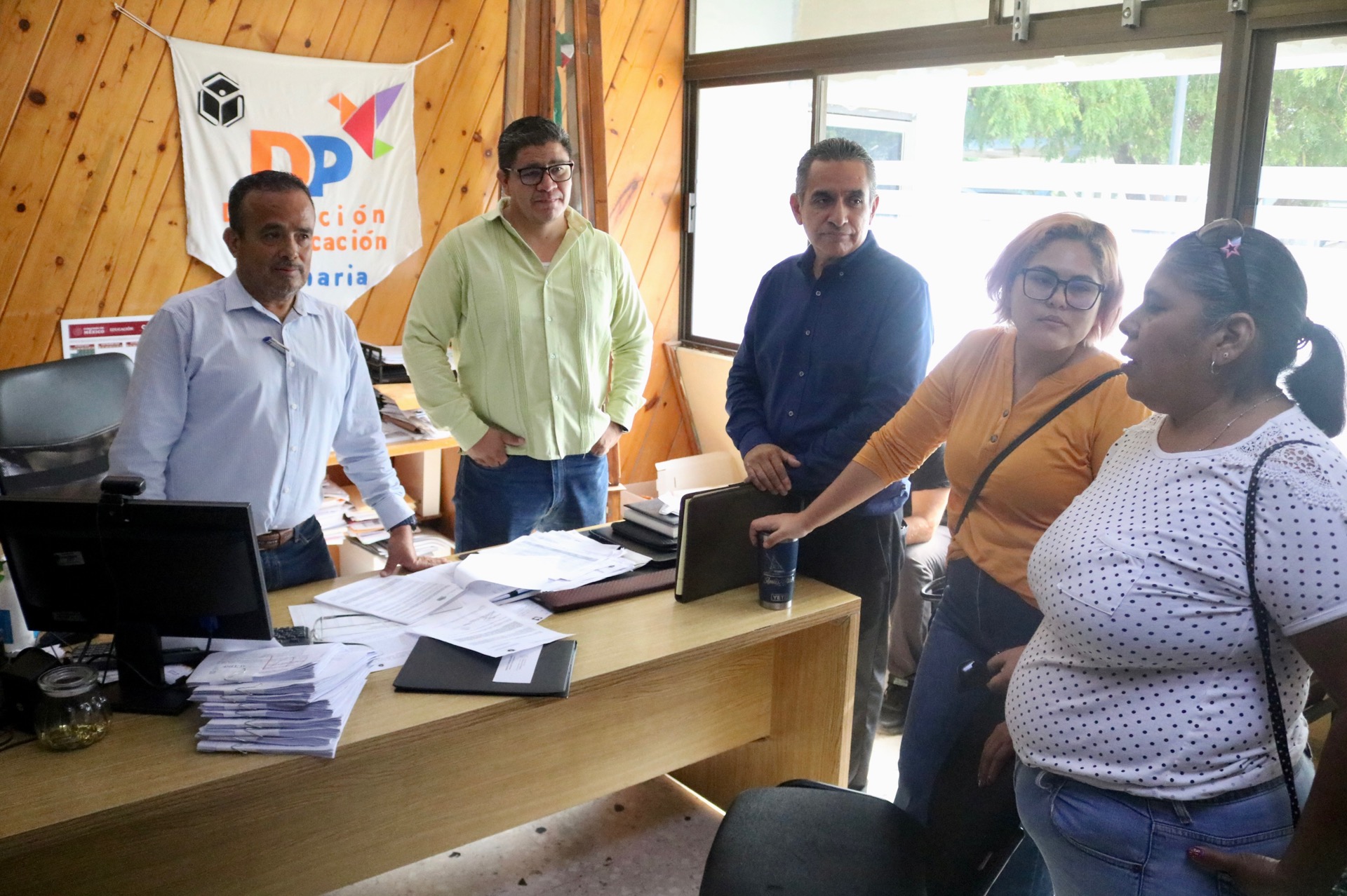 Atiende SEP a padres de la primaria  “Venustiano Carranza”