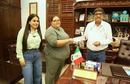 Entrega Oscar Leggs Castro apoyo a ciudadana en materia de salud