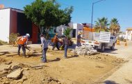 Gobierno de Los Cabos continúa acciones de bacheo en fraccionamiento Villas del Cortez, en San José del Cabo