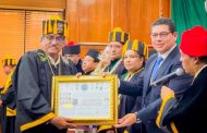 Recibe Oscar Leggs Castro galardón Doctoratus Honorem Transformadores de la Patria; por destacada labor social al frente del Gobierno de Los Cabos