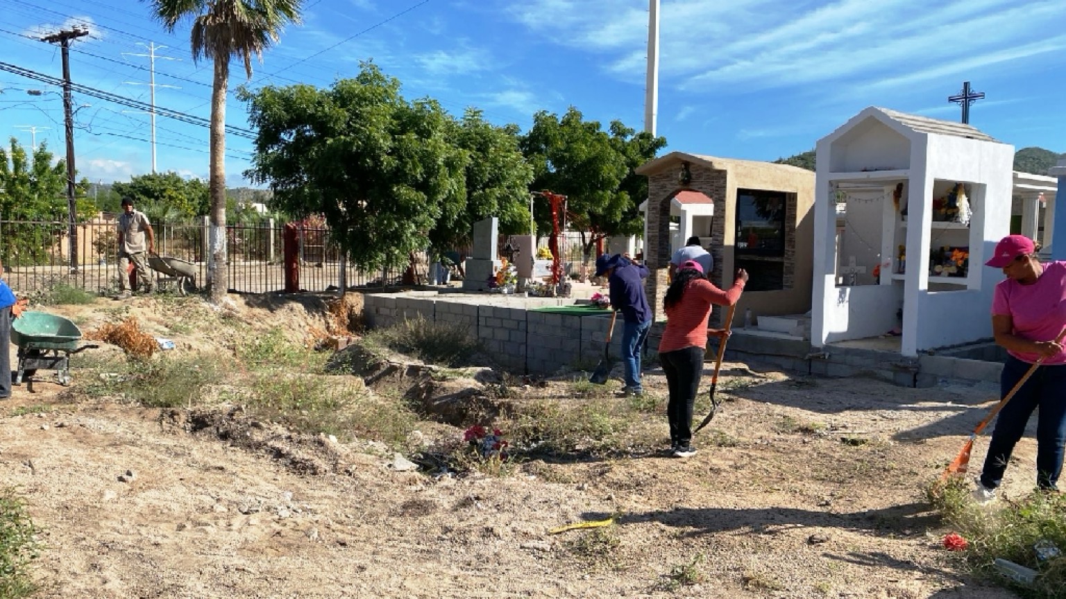 Recolecta Servicios Públicos 10 toneladas de basura en panteones