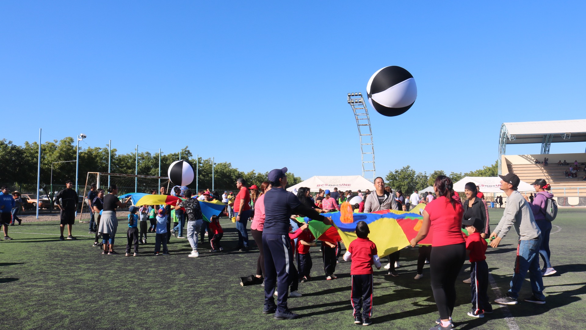 Participan en convivencia más de mil 200 padres y alumnos de jardines de niños de La Paz