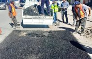 Continúan trabajos de bacheo en Cabo San Lucas; algunas vialidades presentan severas afectaciones