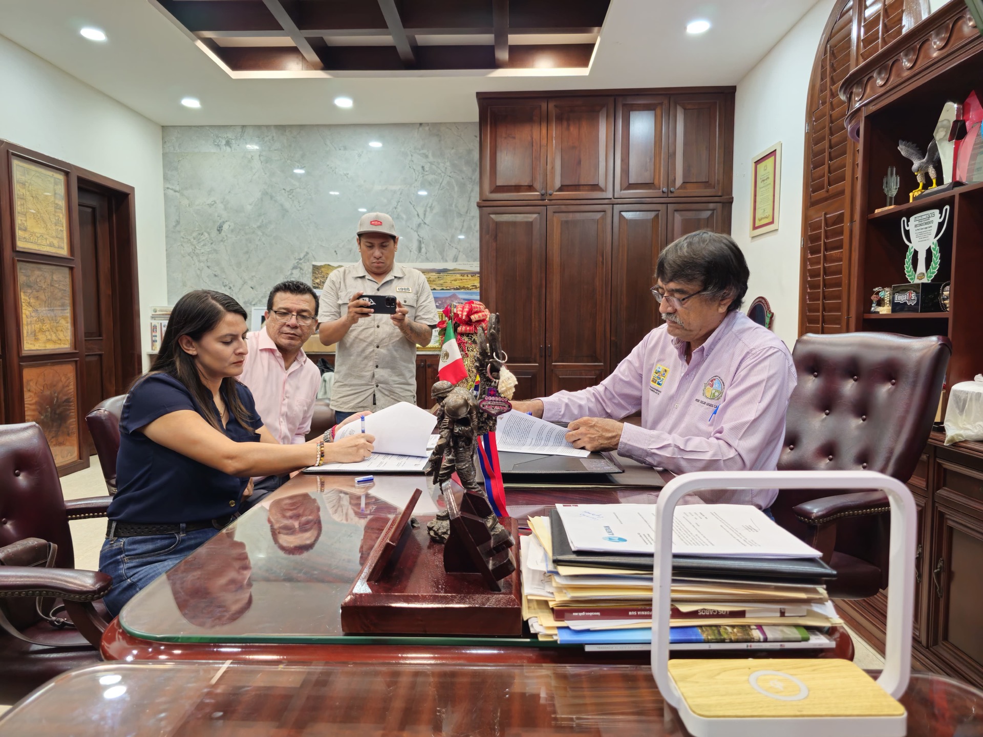 Firma Oscar Leggs Castro convenio con SEDATU, para reconstrucción del parque de colonia Tierra y Libertad en CSL; se invertirán 3 millones de pesos