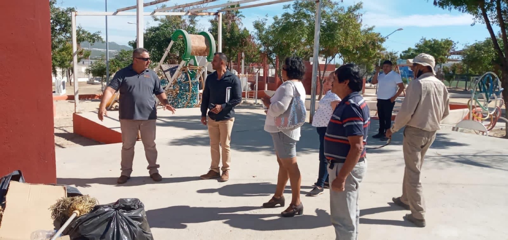 Trabajan en rescate de espacios públicos de CSL; recorren parque de la colonia El Arenal