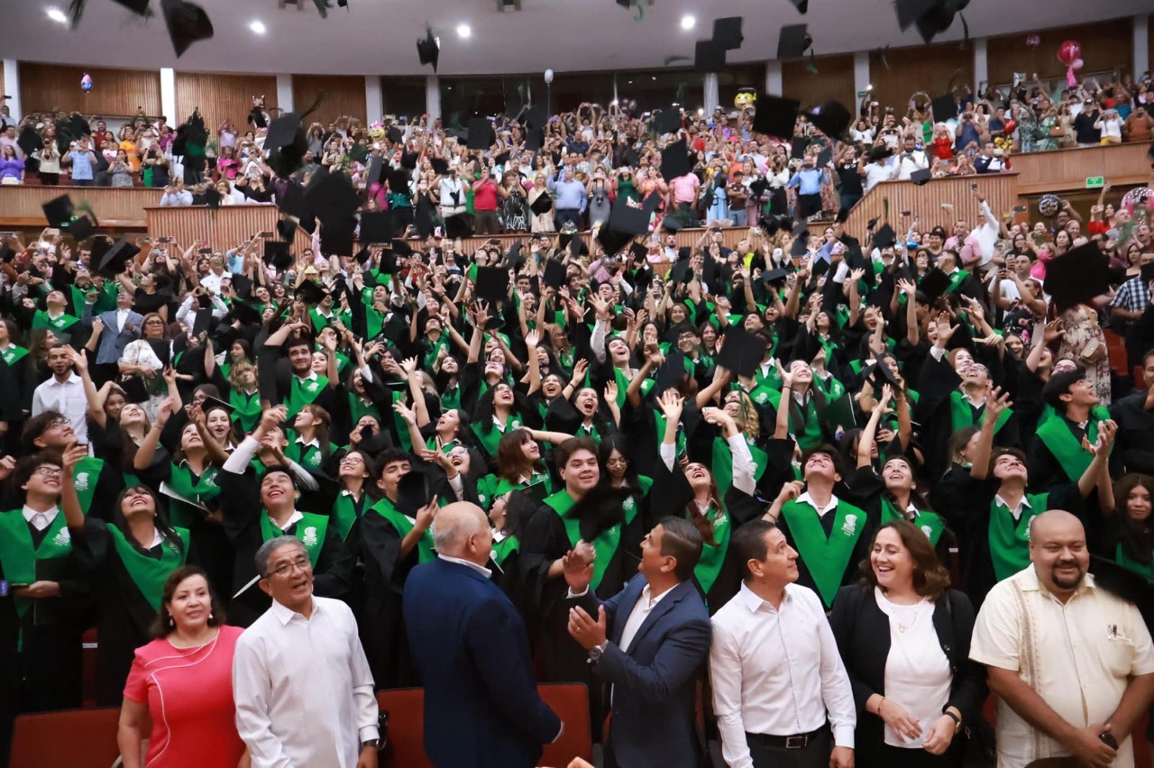 ASISTE VMCC A GRADUACIÓN DEL COBACH 11
