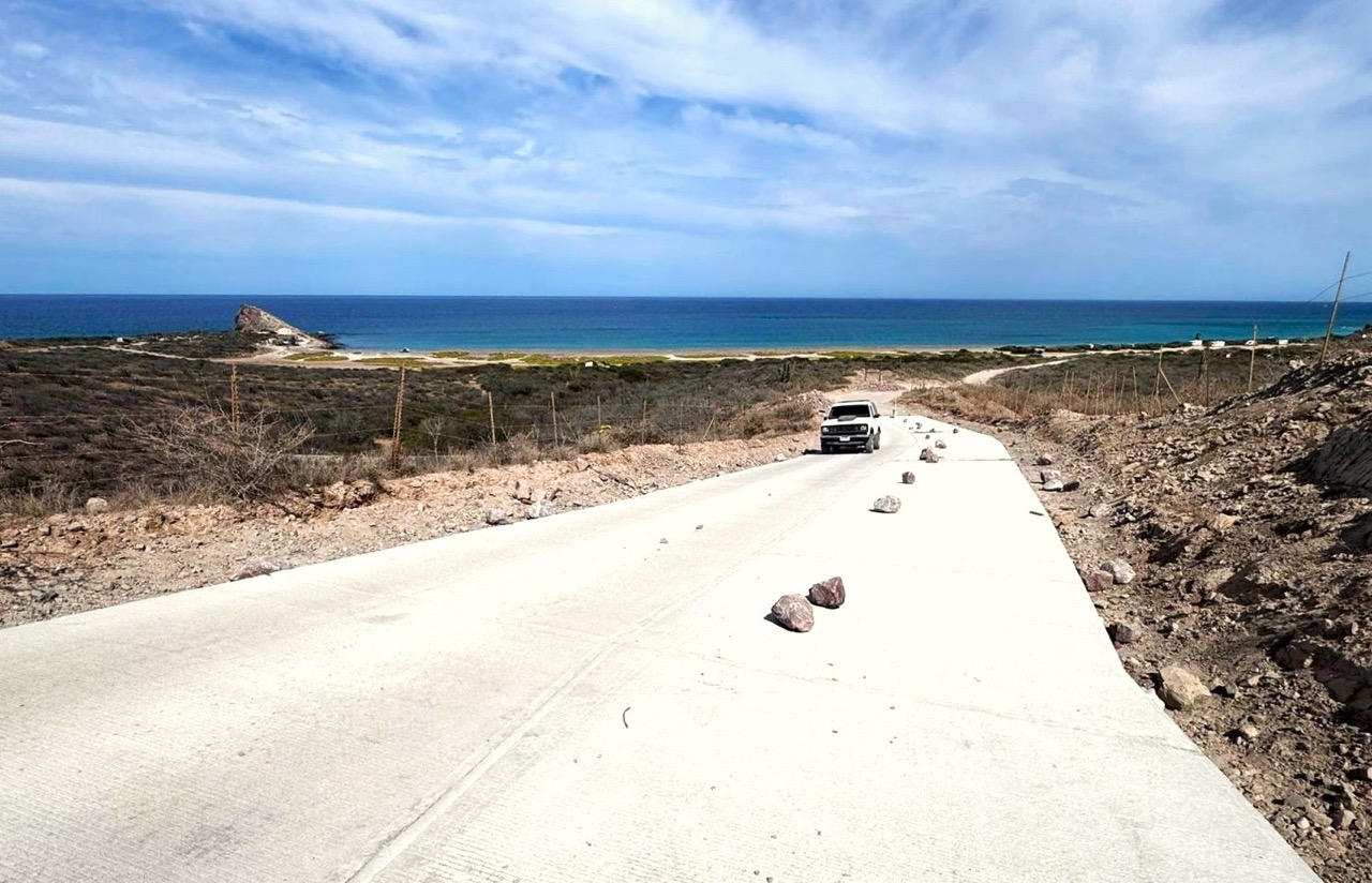 LA REHABILITACIÓN DE CAMINOS RURALES BENEFICIA A MÁS DE 200 MIL HABITANTES EN BCS