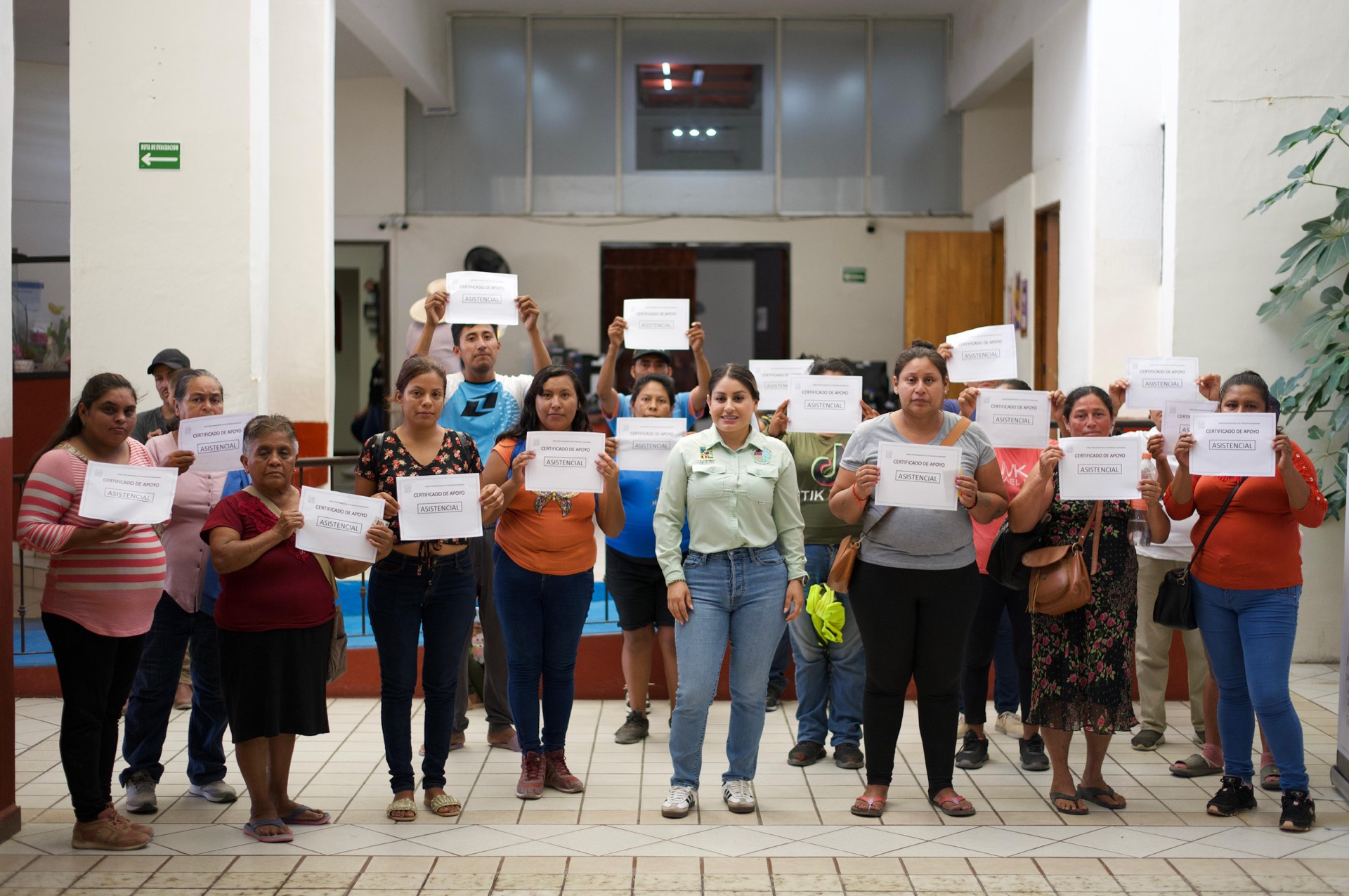 Entrega Gobierno de Los Cabos a 75 personas apoyos alimentarios, de salud, transporte y servicios funerarios