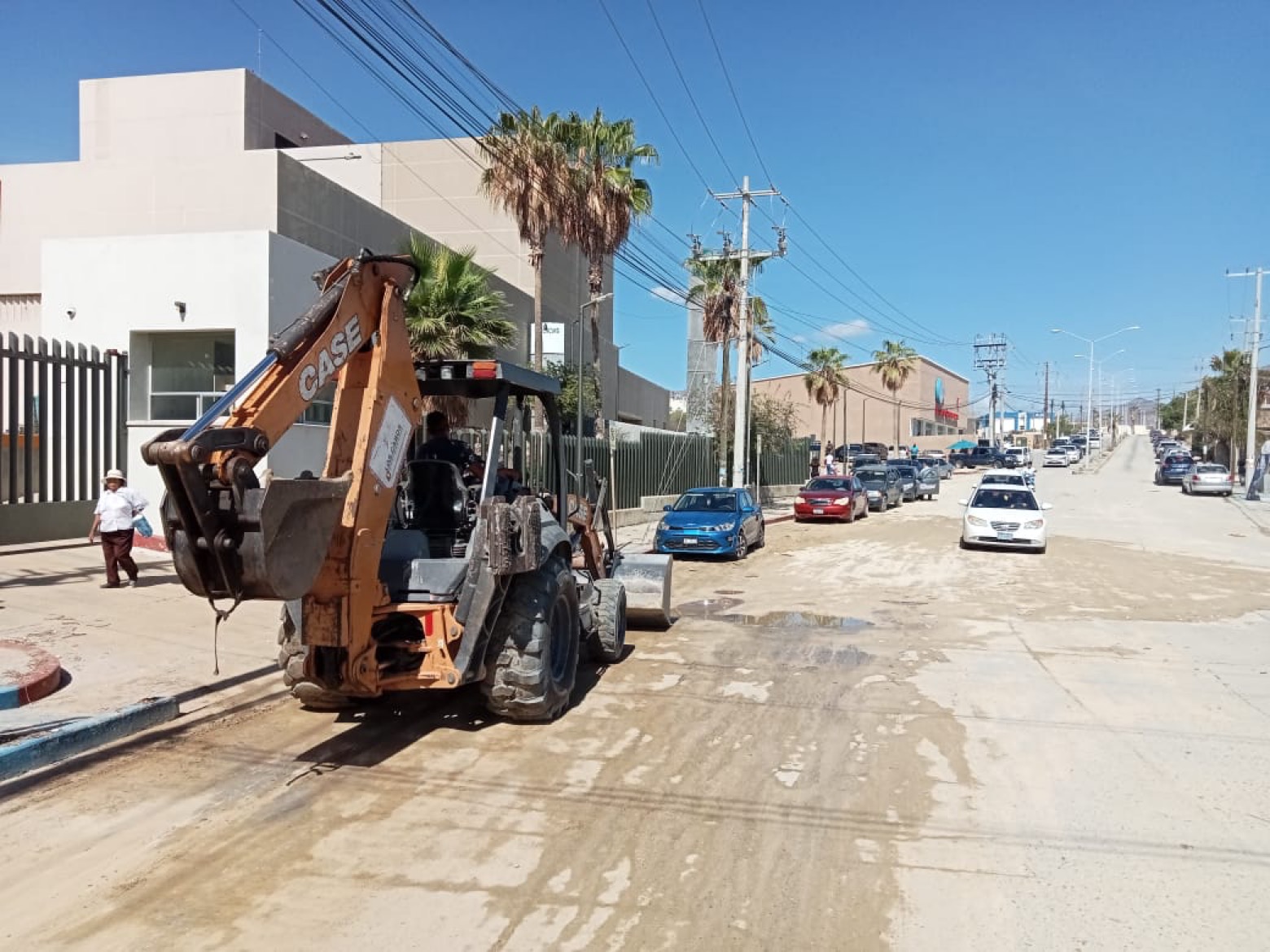 Tras lluvias en Los Cabos, inician labores de limpieza, desazolve y barrido sin descuidar regularización de la colecta de basura