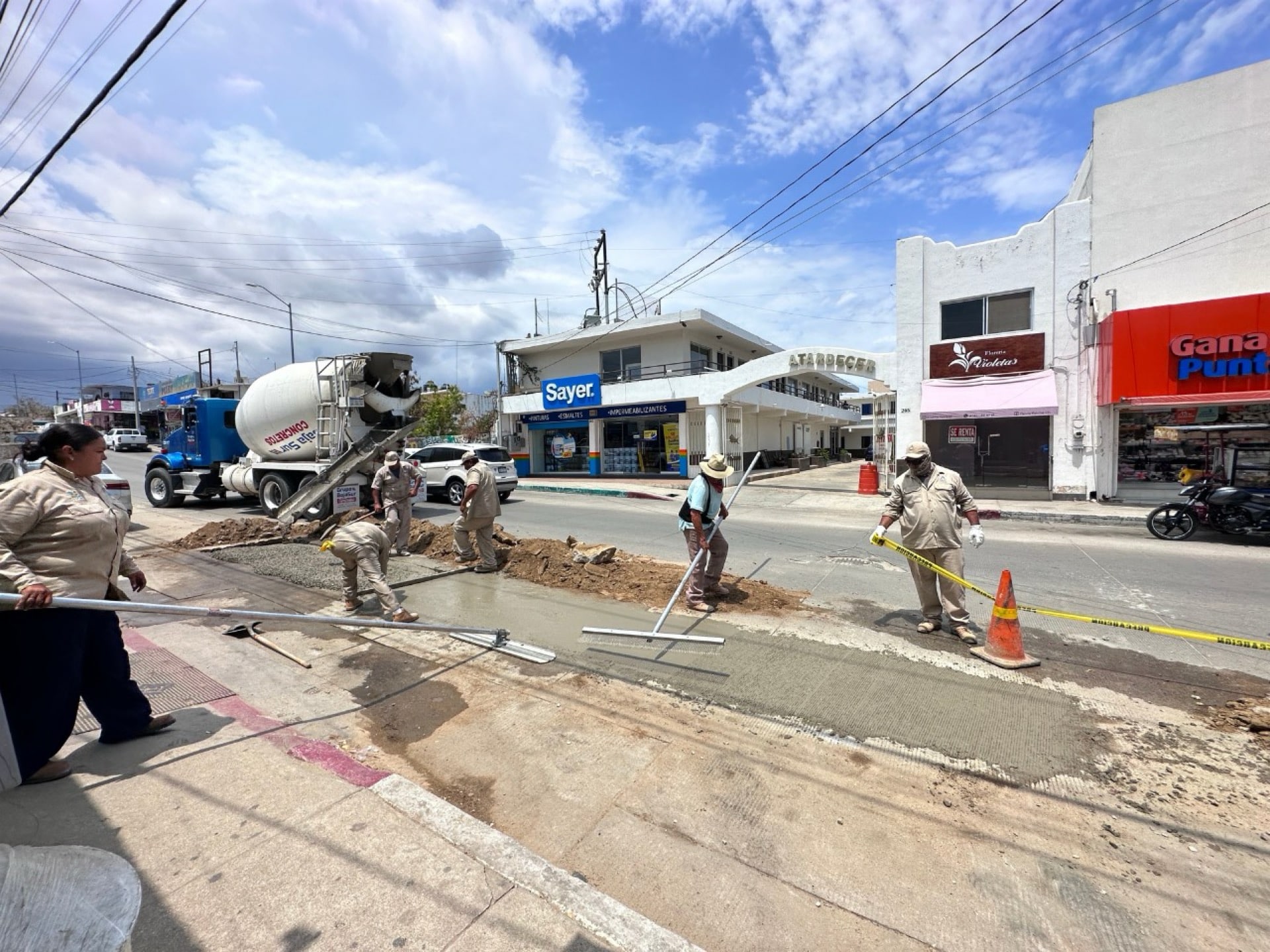 Oomsapas Los Cabos, a través del programa “Bacheo tras Fuga” rehabilita baches luego de reparaciones o el reemplazo de tubería sanitaria