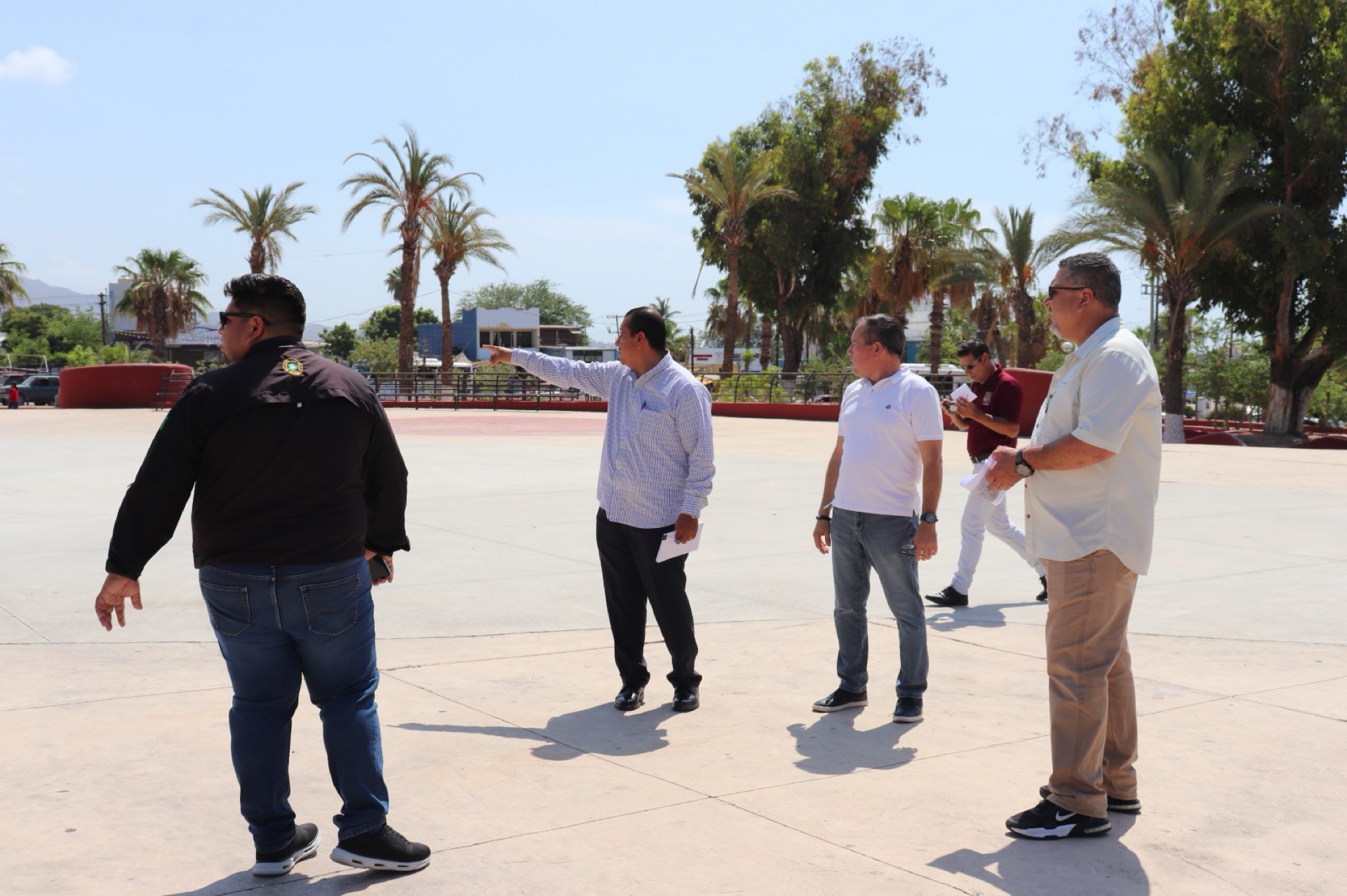 Recorren instalaciones de la delegación de CSL y la plaza “León Cota Collins”; para definir espacios y garantizar seguridad de la población durante las celebraciones del próximo 15 de septiembre