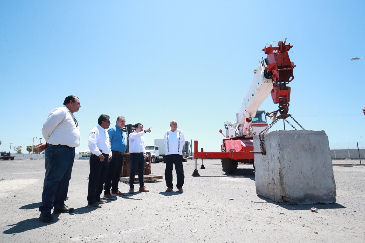 SUPERVISA VMCC REEMPLAZO DE LUMINARIAS FOTOVOLTAICAS EN PUERTO CARLOS