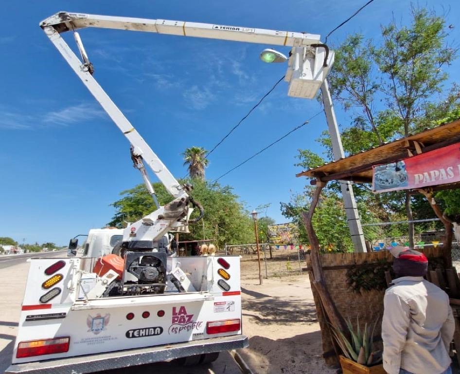 Rehabilita Servicios Públicos más de 120 luminarias en la ciudad y San Pedro