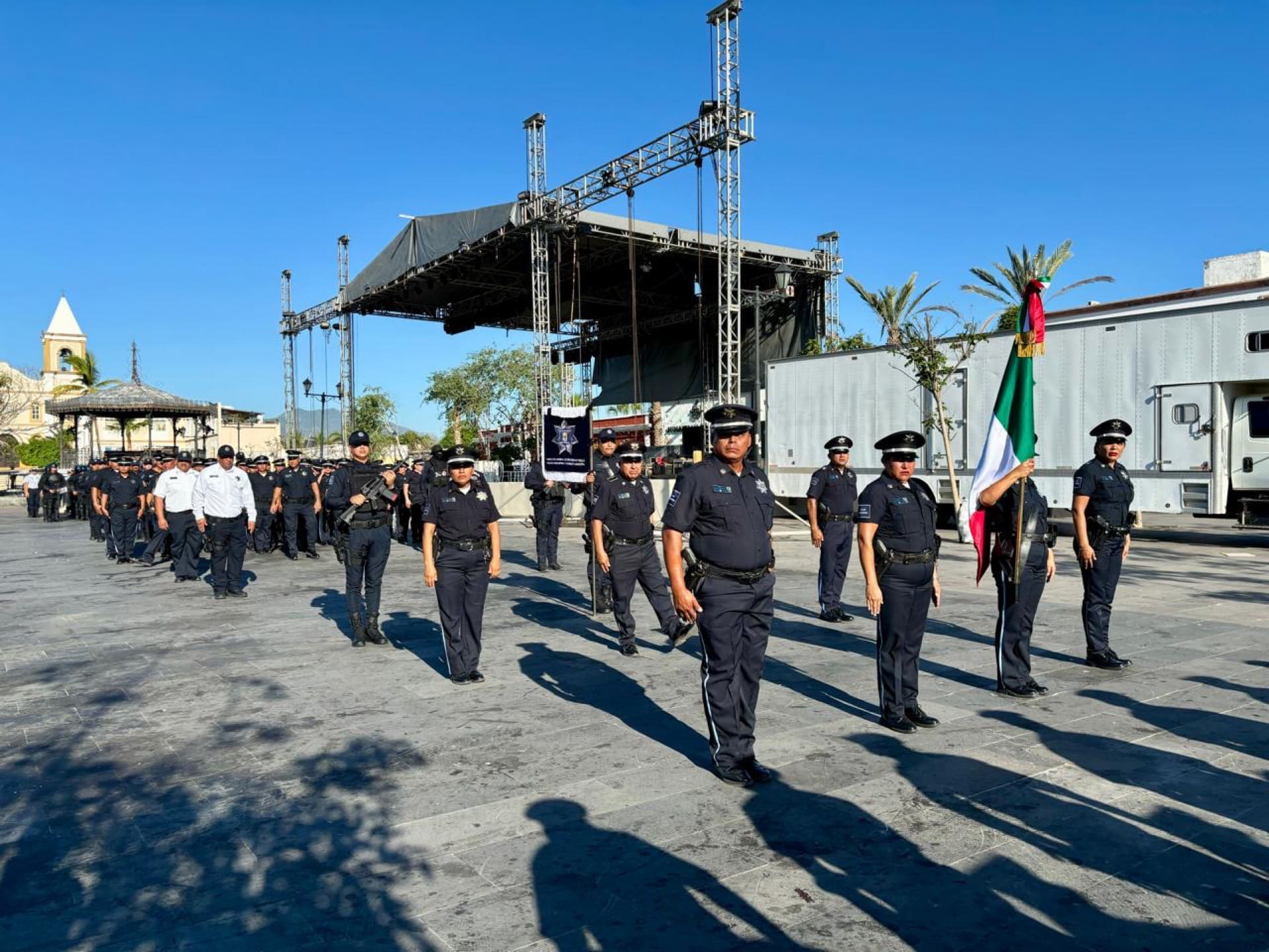 Realizan en Los Cabos desfile y ceremonia cívica para conmemorar el 214º Aniversario del inicio de la lucha por la Independencia de México