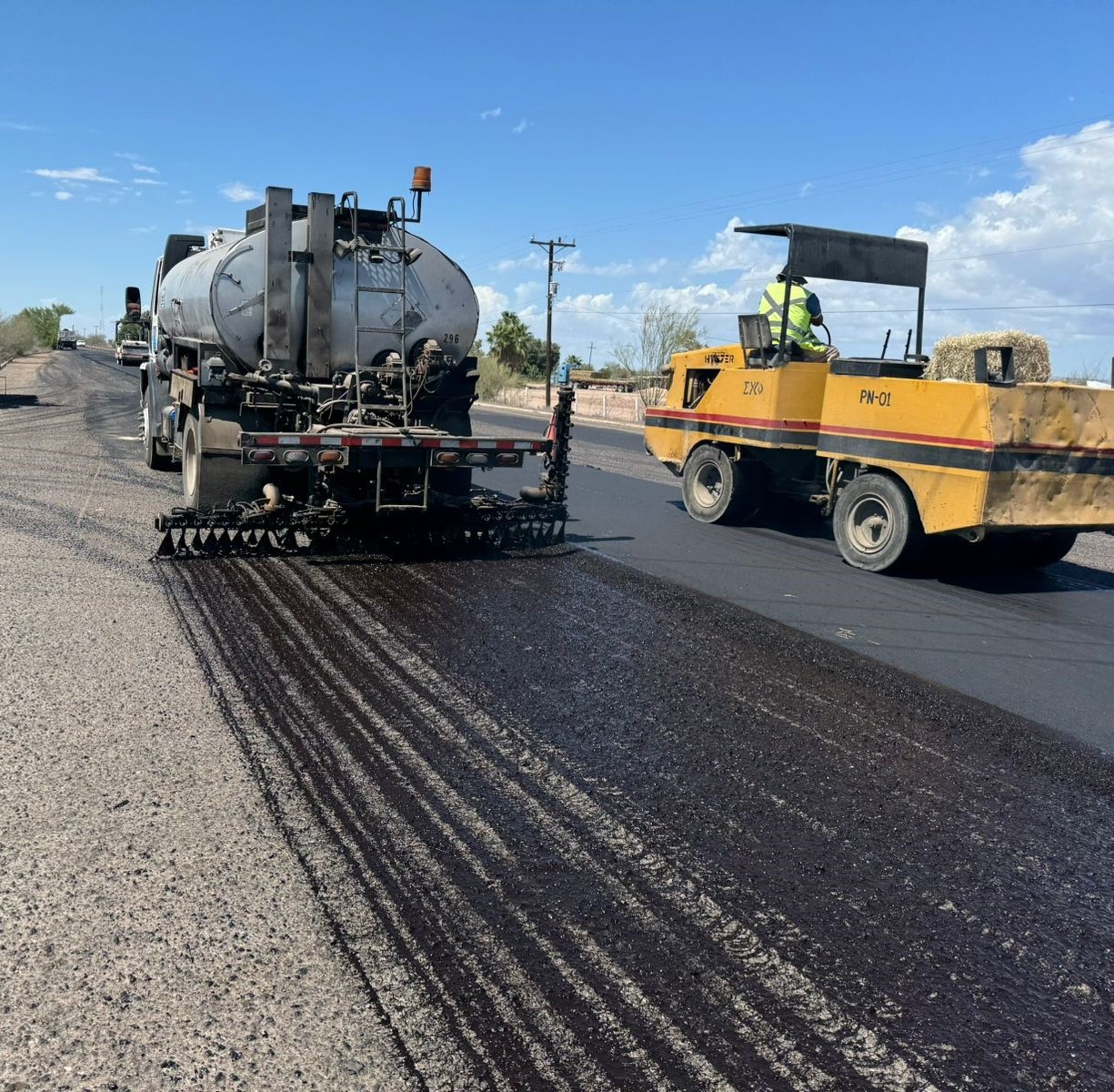 50% DE AVANCE EN TRABAJOS DE REENCARPETADO DE LA CARRETERA CIUDAD INSURGENTES A ZARAGOZA