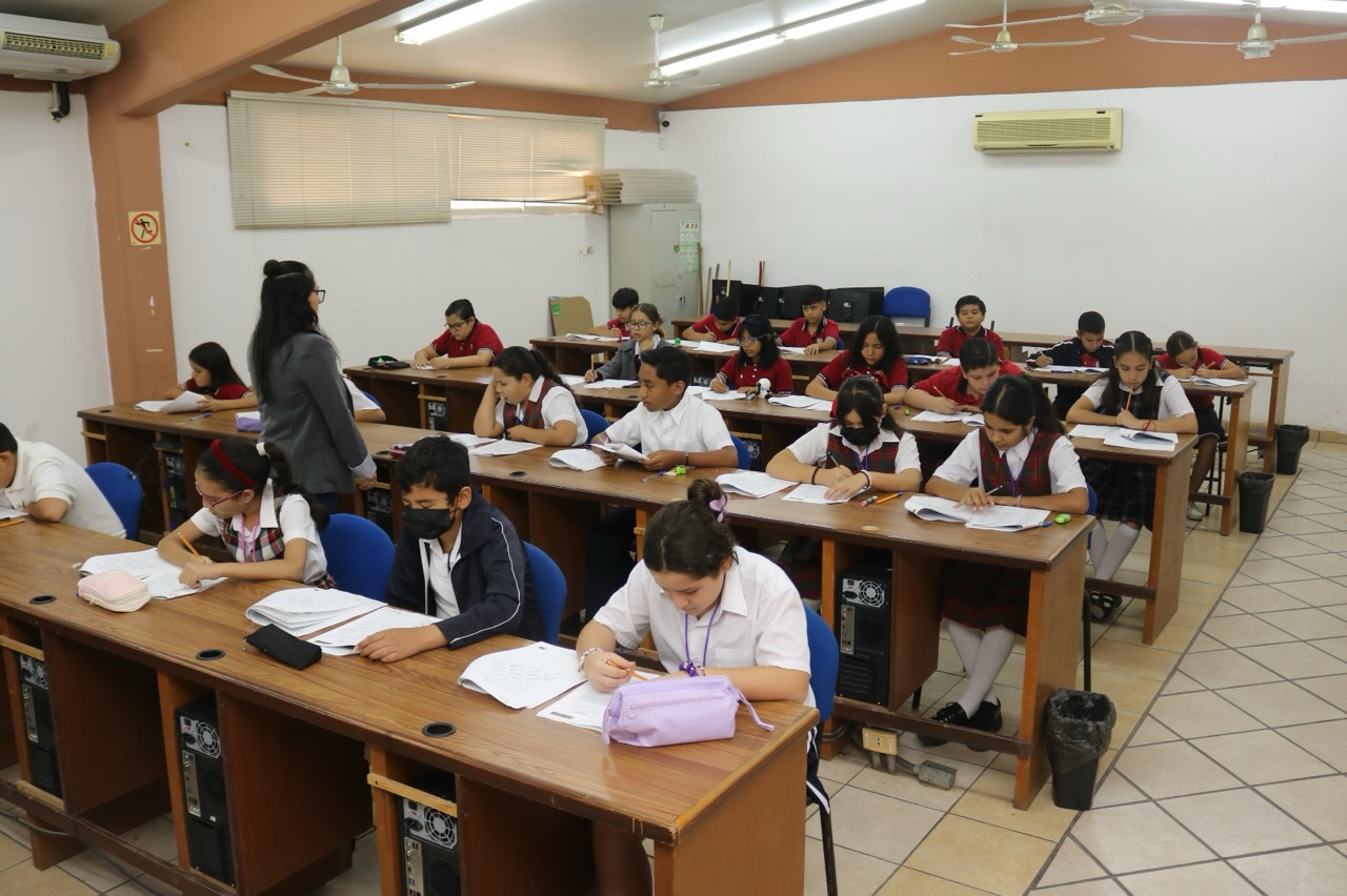 CERTIFICAN EN DOMINIO DE INGLÉS A ESTUDIANTES Y DOCENTES EN BCS