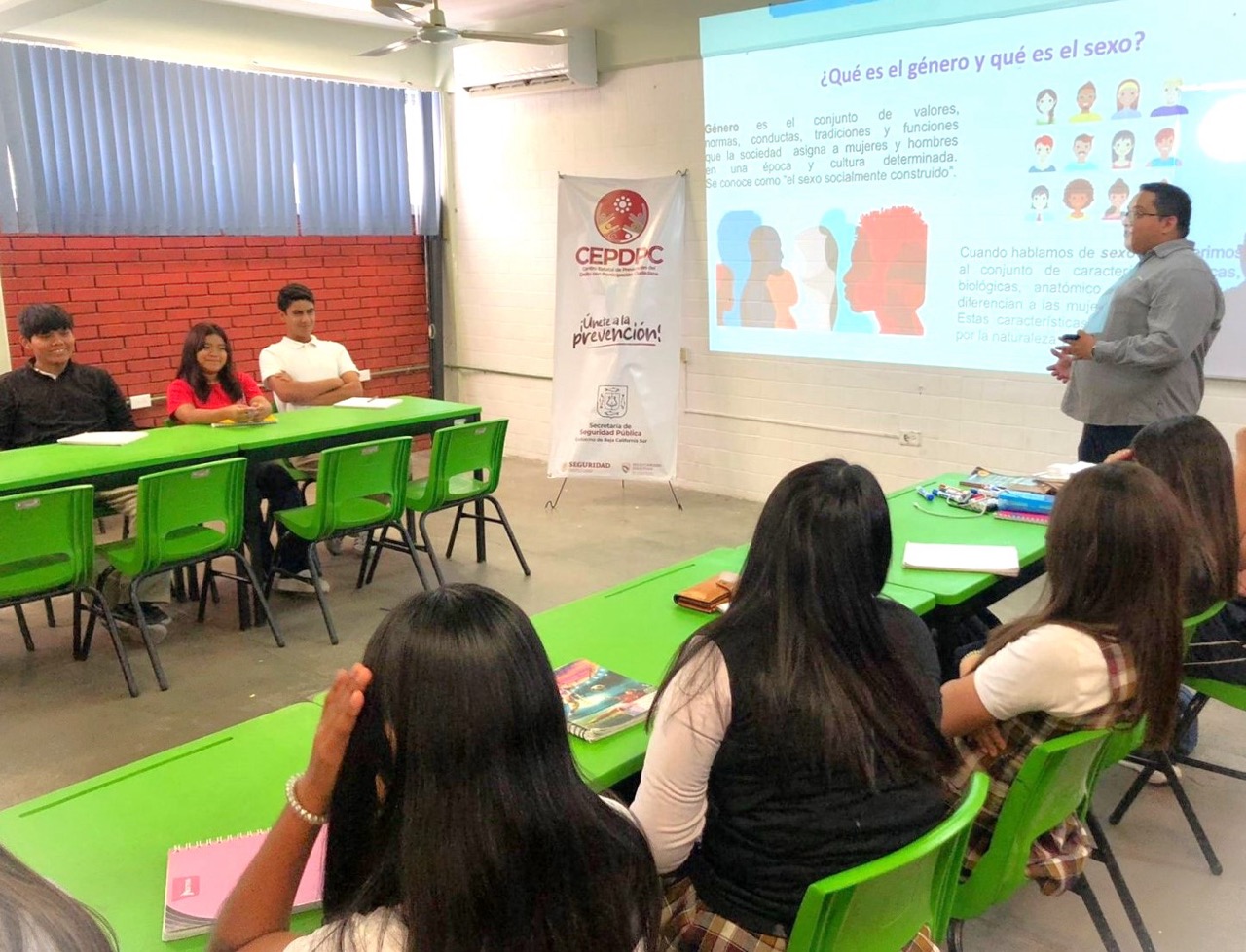 TRANSMITEN EN PLANTELES ESCOLARES PLÁTICAS PSICOEDUCATIVAS PARA JÓVENES