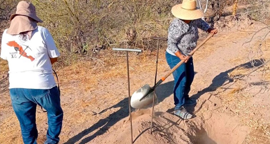 BALCONEANDO/ FOSAS CLANDESTINAS