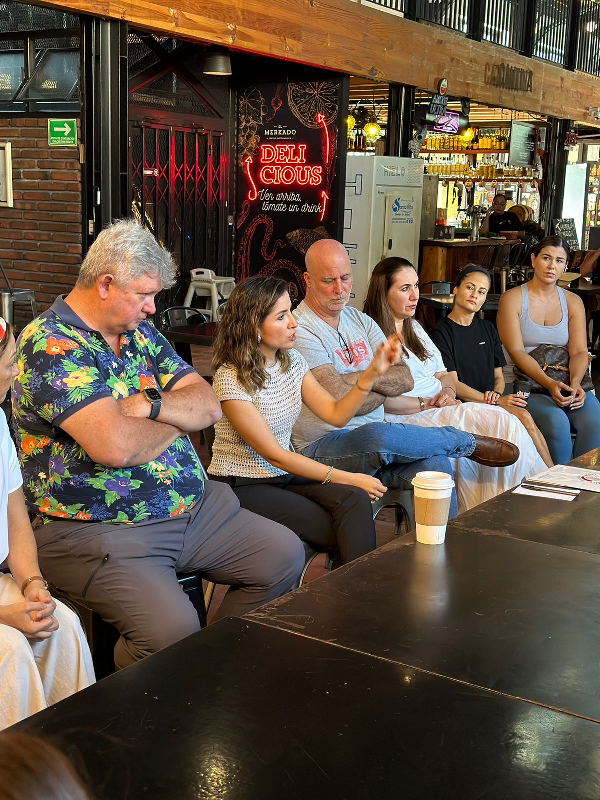 Senadora Susana Zatarain visita a colonos de San José del Cabo para atender sus inquietudes.