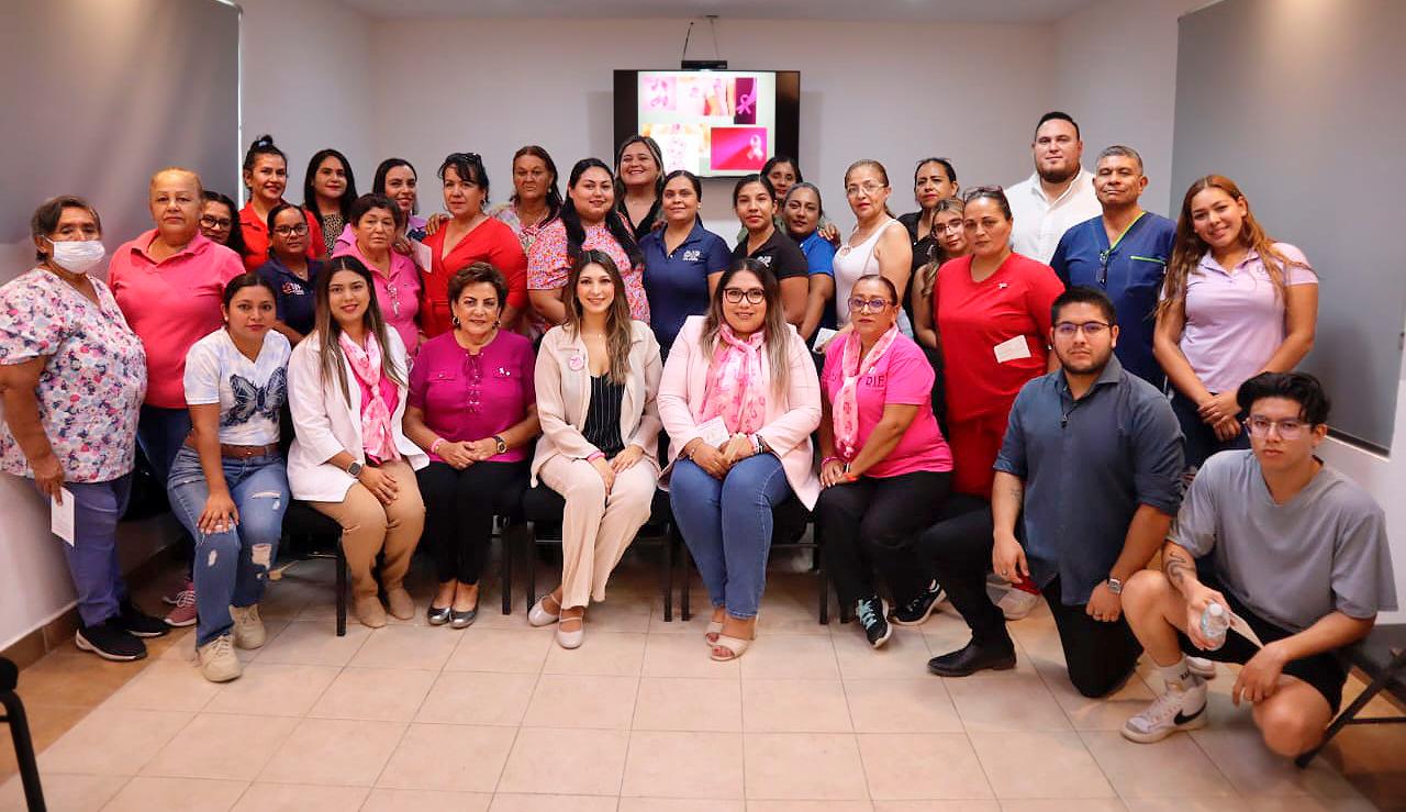 Capacitan al personal del DIF Los Cabos en autoexploración y detección del cáncer de mama