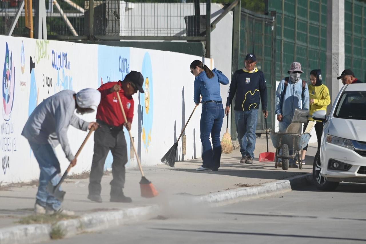 INDEM Y OBRAS PÚBLICAS REALIZAN CAMPAÑA DE LIMPIEZA.