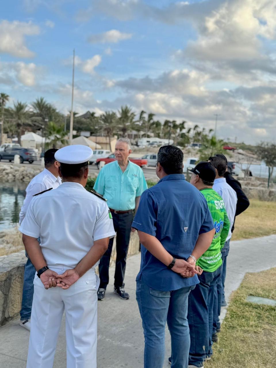 Inspecciona Director de Pesca instalaciones de fileteo y baños públicos en comunidad La Playa