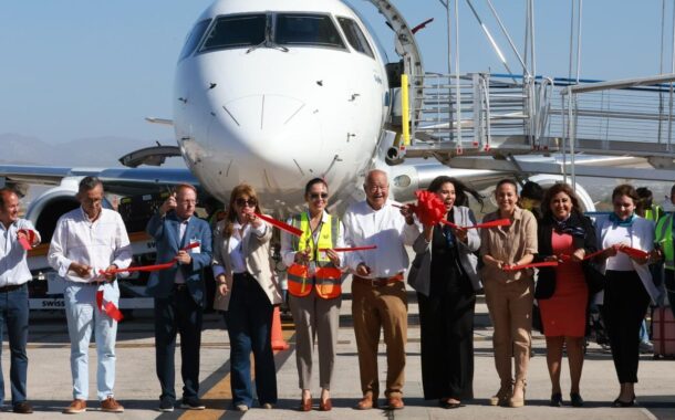 CELEBRA GOBERNADOR VÍCTOR CASTRO REINAUGURACIÓN DEL VUELO LOS ÁNGELES- LA PAZ