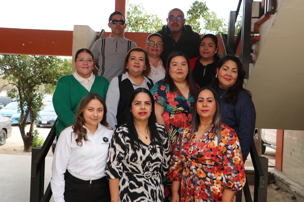 Celebran en la ciudad de La Paz la reunión de centros de maestros