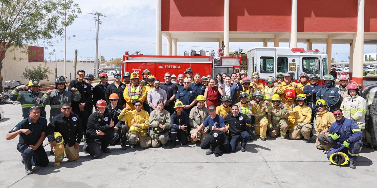 Refuerza Milena Quiroga cooperación con bomberos de California, Estados Unidos