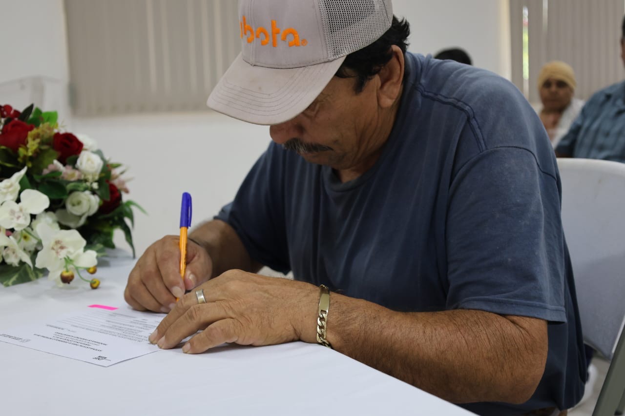 Beneficia SEDIF a familias de Comondú con pensiones humanitarias