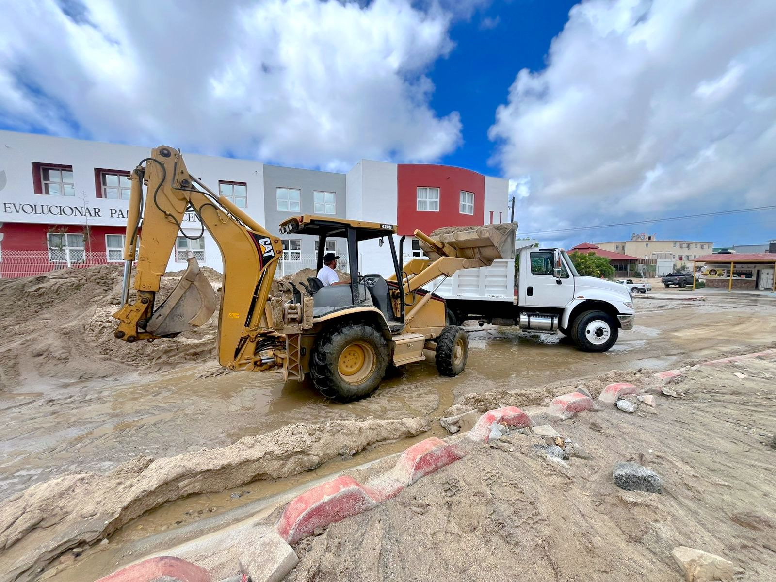 Servicios Públicos continúa trabajando por el restablecimiento del municipio