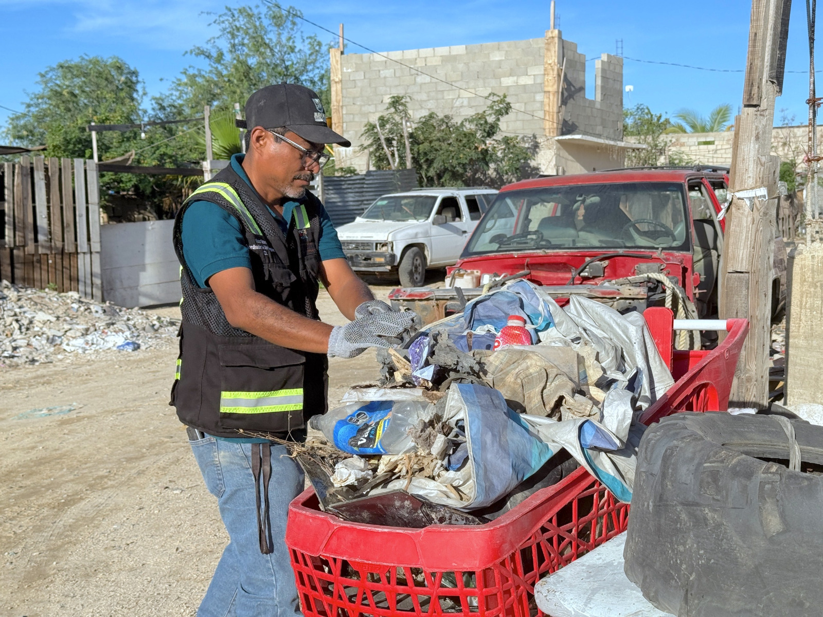 Realizan jornadas masivas de limpieza y descacharrización en Cabo San Lucas