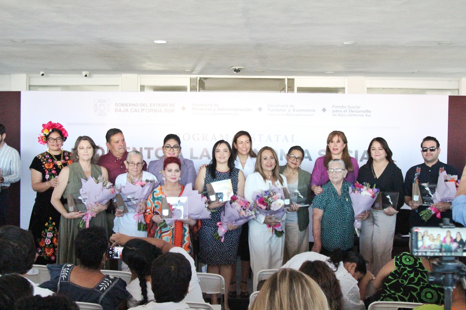 Reconoce Gobierno de BCS a mujeres pioneras e impulsa a emprendedores locales