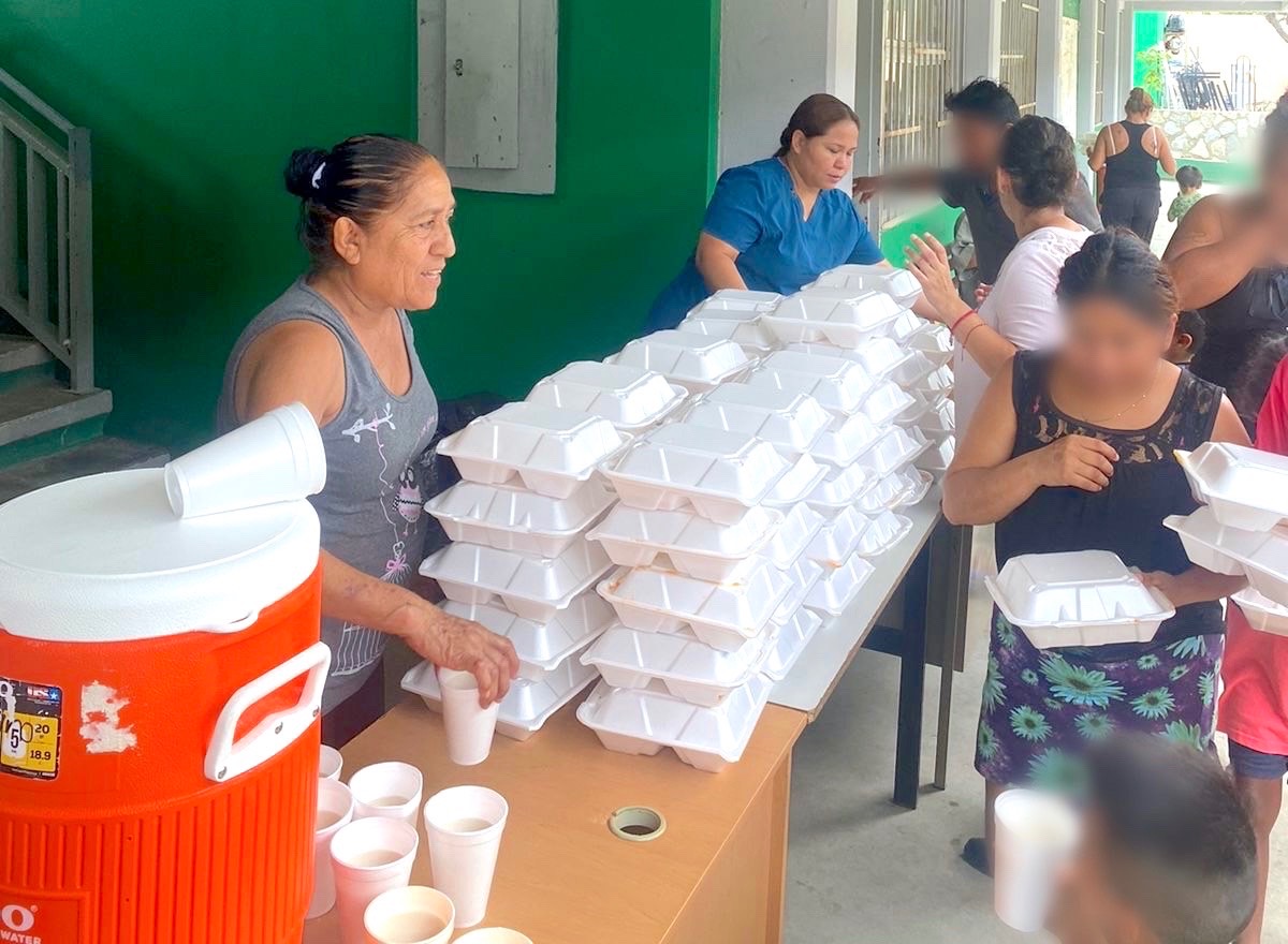 DIF Los Cabos brindó atención oportuna a personas que acudieron a los refugios temporales
