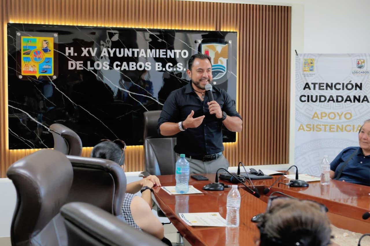 Beneficia alcalde de Los Cabos Christian Agúndez a 42 familias con apoyos asistenciales