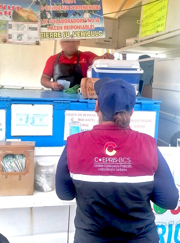 Secretaría de Salud suspende de manera temporal la venta de alimentos en vía pública en Los Cabos