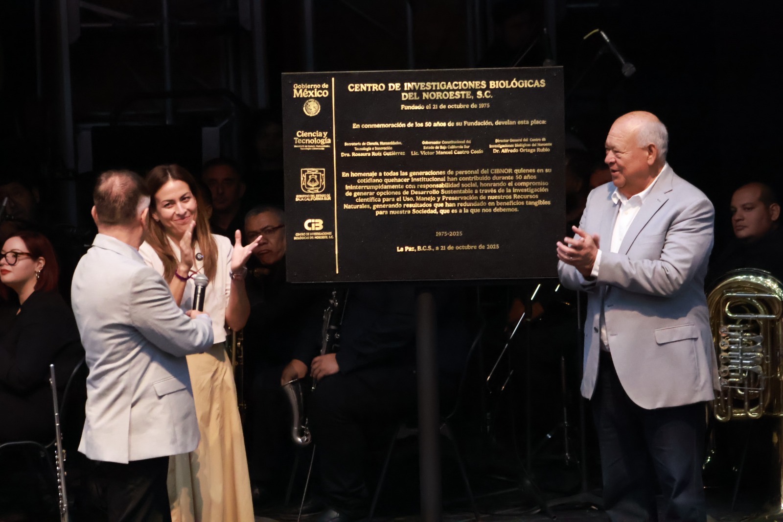 Gobernador Víctor Castro reconoce 50 años de aportación científica del CIBNOR