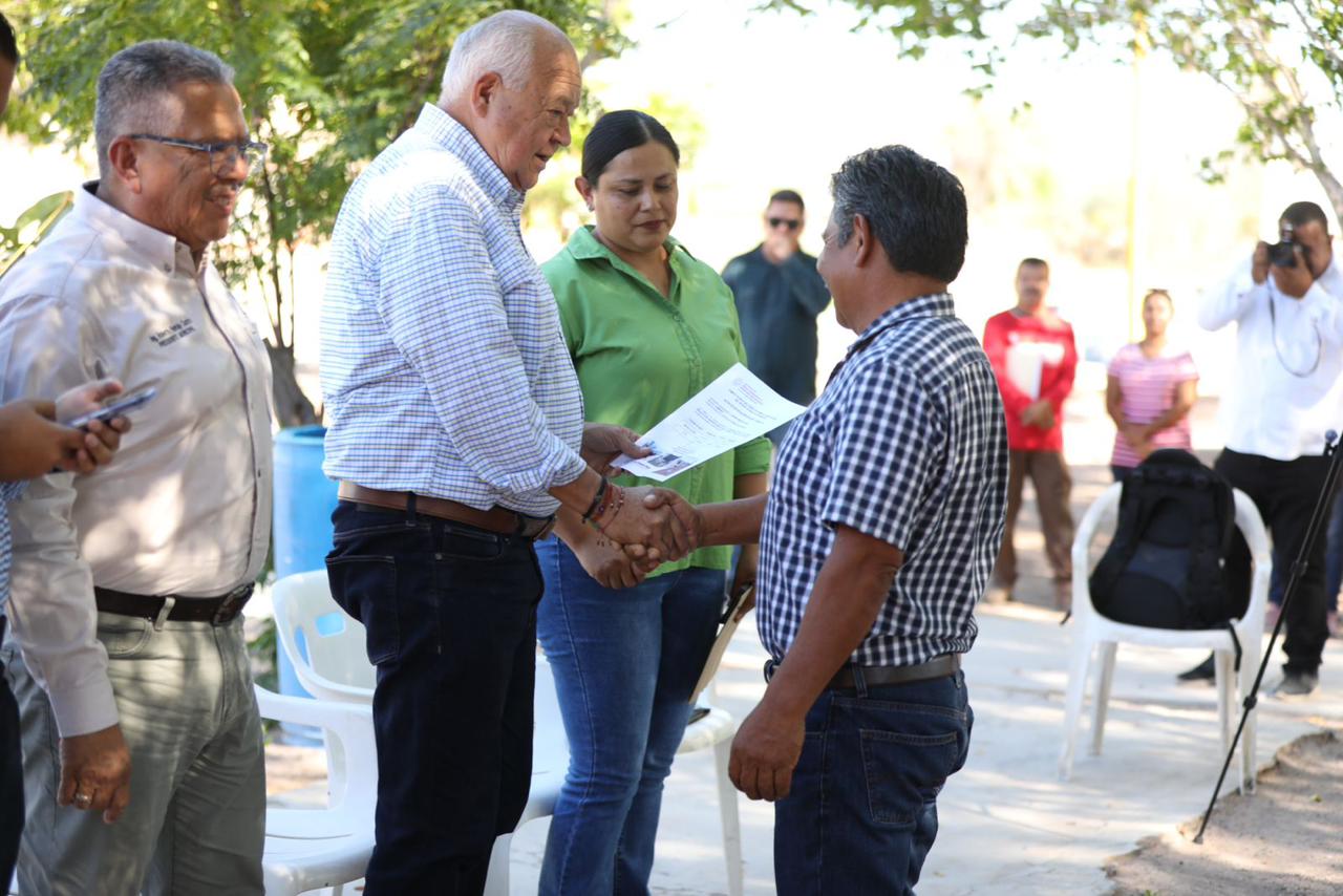 Gobernador VCC respalda a productores lecheros de Comondú con entrega de apoyos