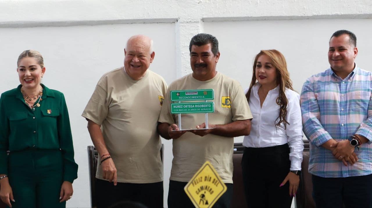 Encabeza gobernador Víctor Castro la celebración del 92 aniversario de la JEC