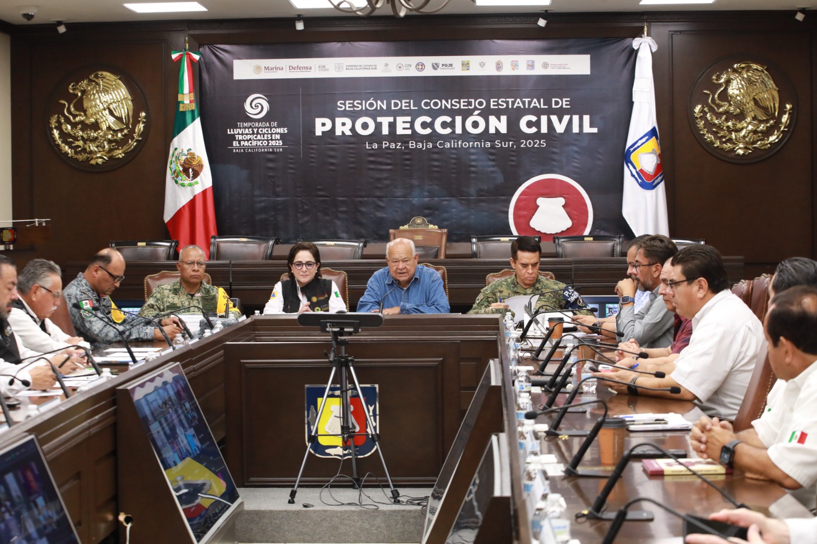 “Priscilla “continúa su trayectoria paralelaa la península de BCS; gobernador Víctor Castro exhorta a la población a mantener la precaución