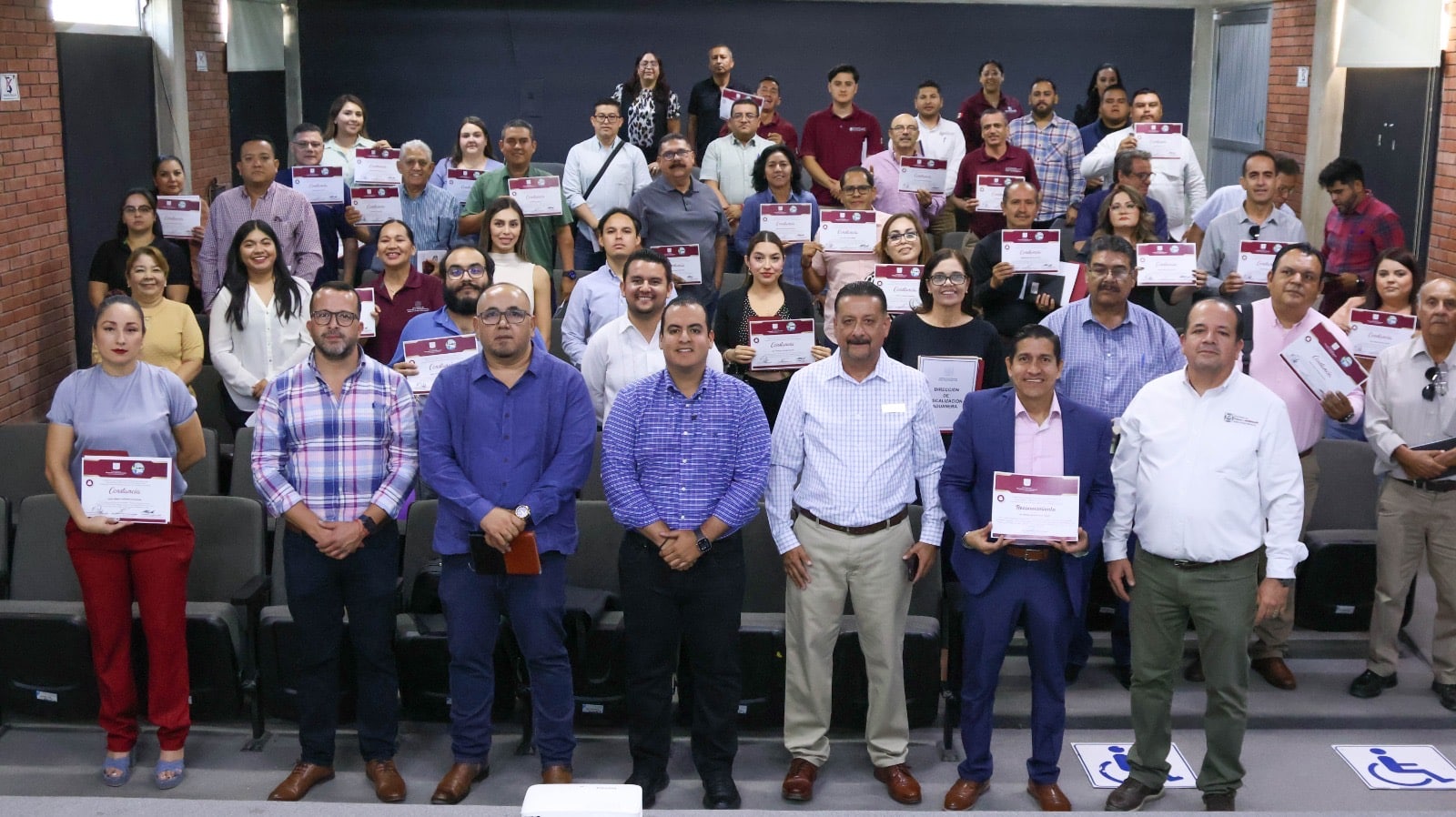 Realizan taller de liderazgo y gestión para personal de la Secretaría de Finanzas