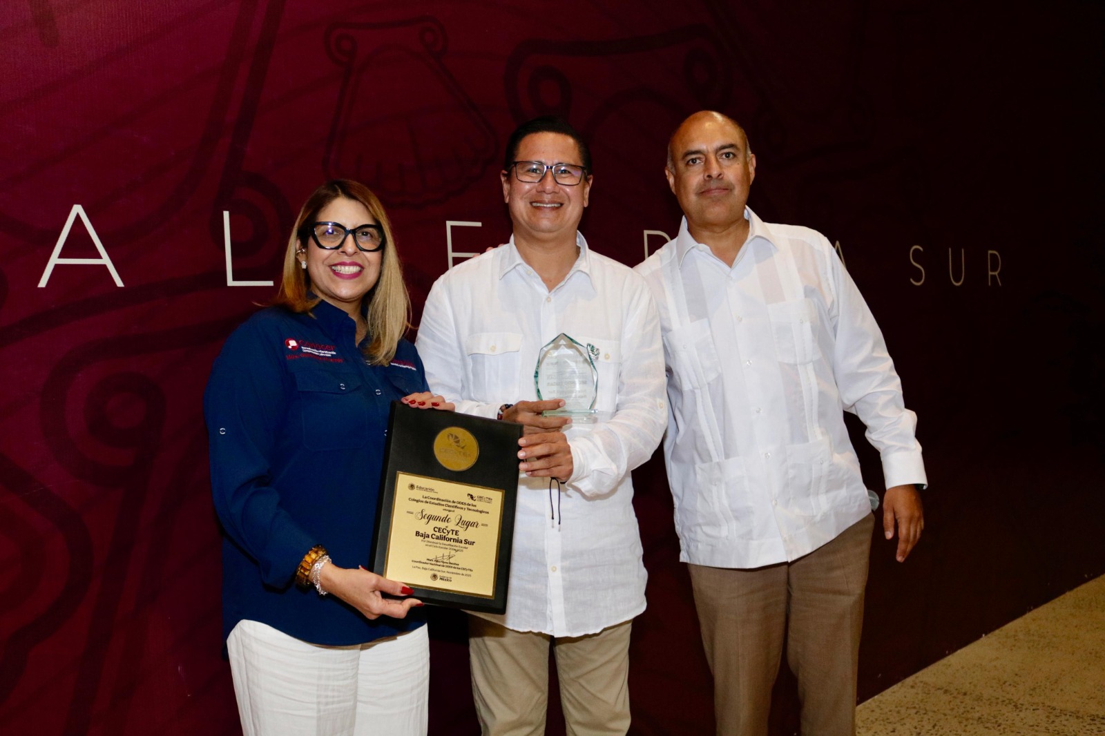 Recibe CECyTE BCS reconocimiento nacional por baja deserción escolar