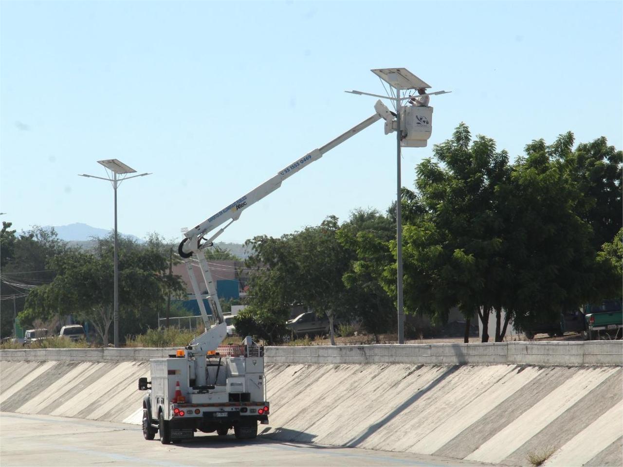 Repara Servicios Públicos Municipales 280 luminarias en La Paz
