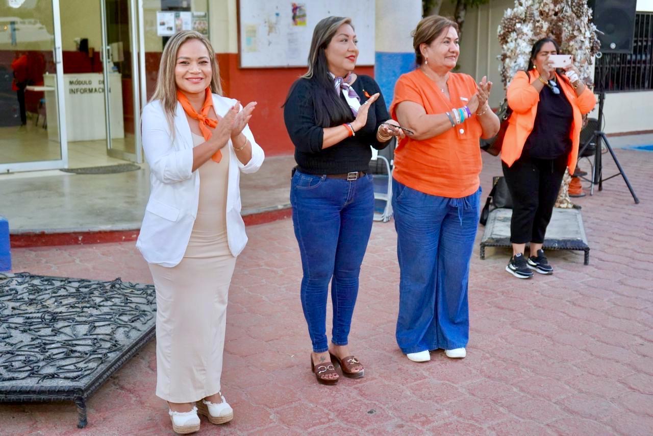 Delegación de Cabo San Lucas se ilumina de naranja en llamado contra la violencia hacia mujeres y niñas