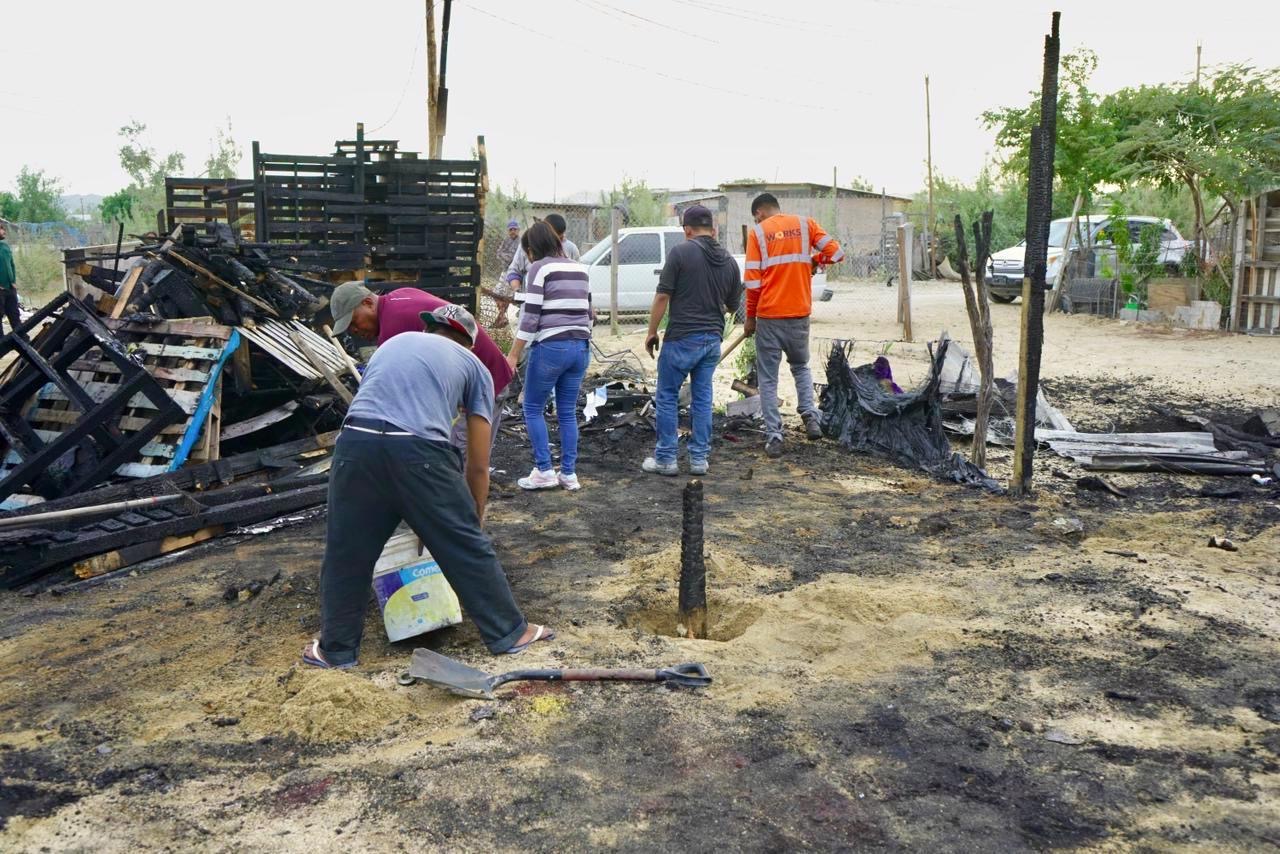 Brinda Ayuntamiento de Los Cabos atención inmediata a familias afectadas por incendio en Cabo San Lucas